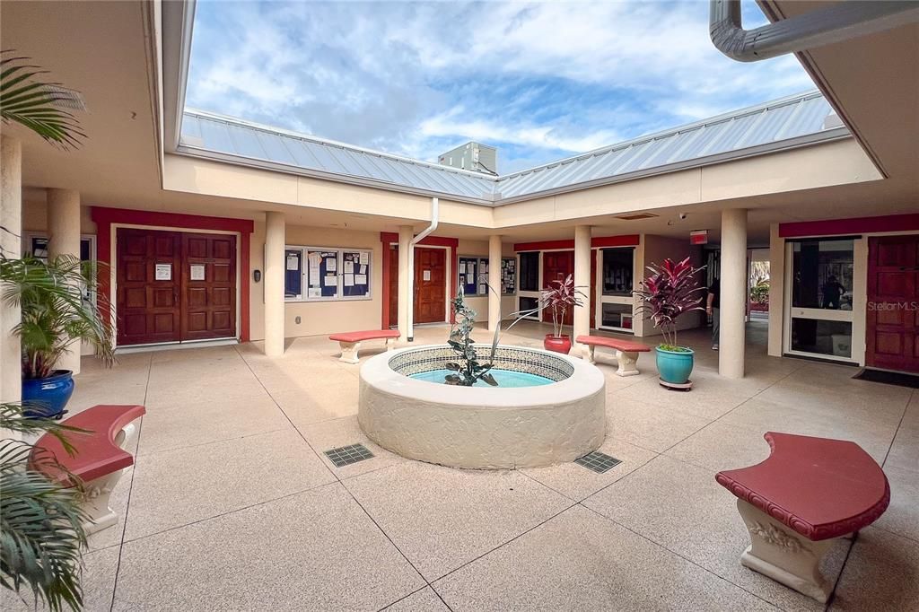 Active With Contract: $184,000 (2 beds, 2 baths, 1448 Square Feet)