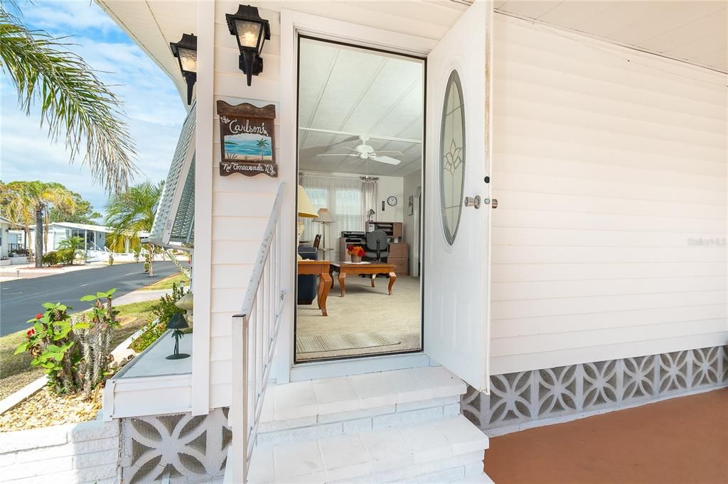 Active With Contract: $184,000 (2 beds, 2 baths, 1448 Square Feet)