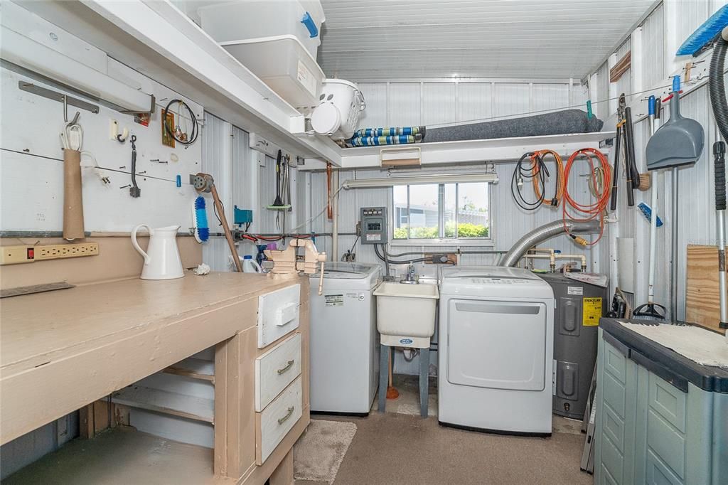 Active With Contract: $184,000 (2 beds, 2 baths, 1448 Square Feet)