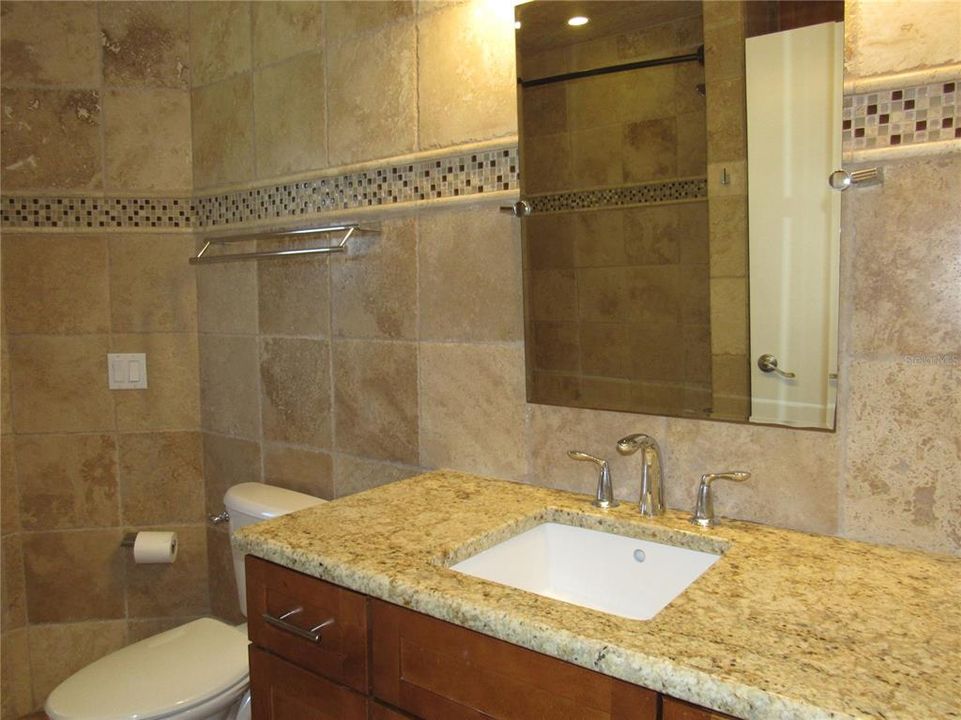 Activo con contrato: $374,900 (3 camas, 2 baños, 1941 Pies cuadrados)