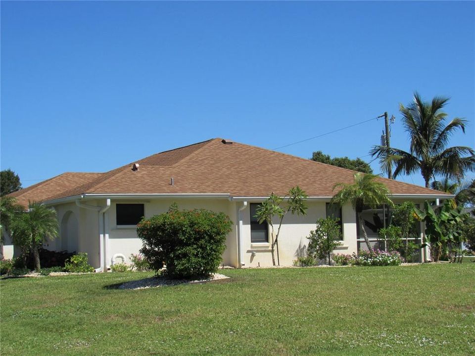 Activo con contrato: $374,900 (3 camas, 2 baños, 1941 Pies cuadrados)