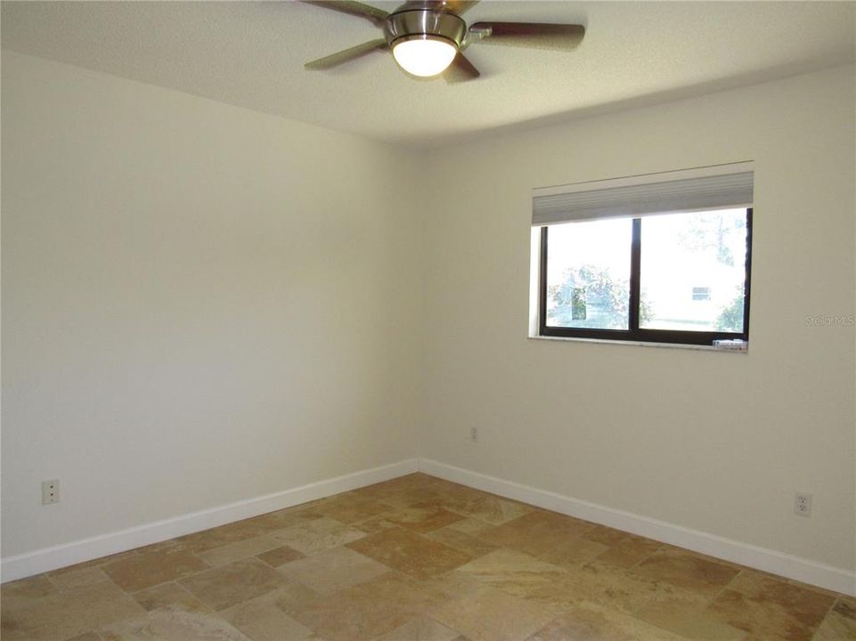 Activo con contrato: $374,900 (3 camas, 2 baños, 1941 Pies cuadrados)