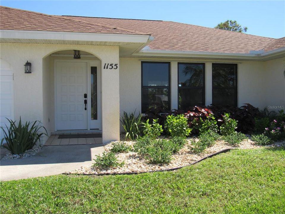 Activo con contrato: $374,900 (3 camas, 2 baños, 1941 Pies cuadrados)