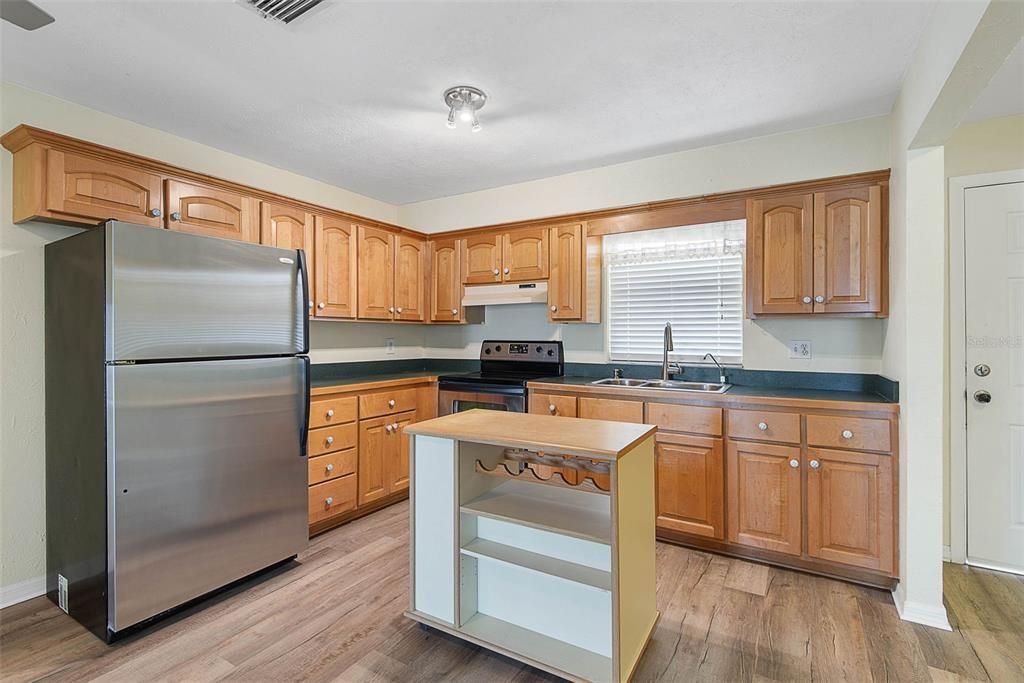 待售: $449,900 (1 贝兹, 1 浴室, 740 平方英尺)