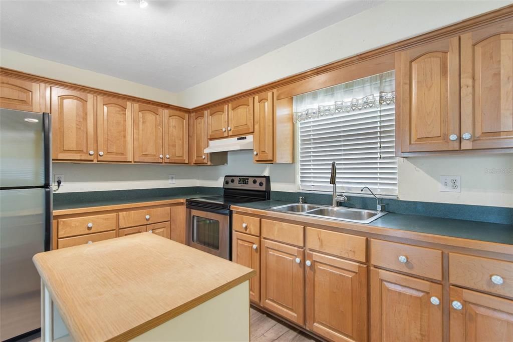 待售: $449,900 (1 贝兹, 1 浴室, 740 平方英尺)