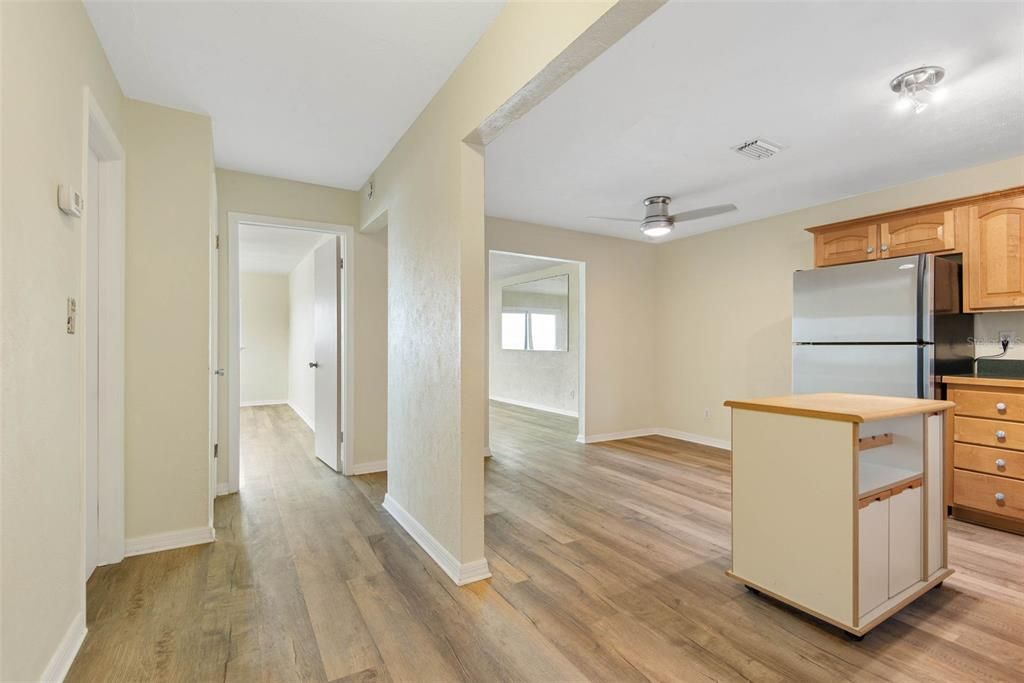 待售: $449,900 (1 贝兹, 1 浴室, 740 平方英尺)