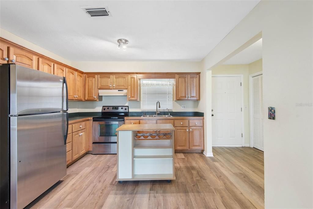 待售: $449,900 (1 贝兹, 1 浴室, 740 平方英尺)