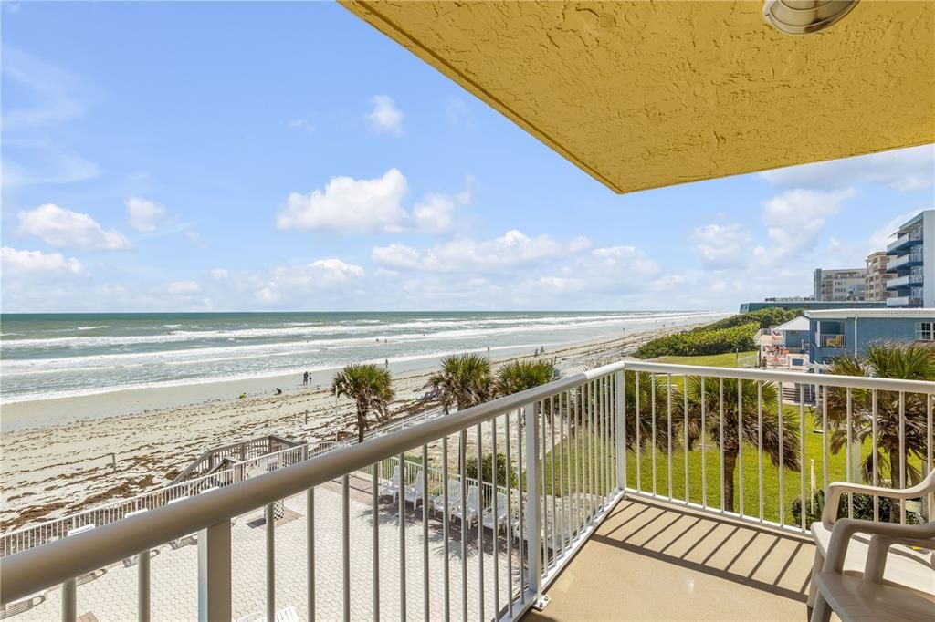 Active With Contract: $599,000 (2 beds, 2 baths, 871 Square Feet)