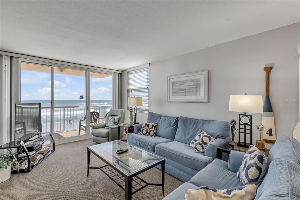 Active With Contract: $599,000 (2 beds, 2 baths, 871 Square Feet)