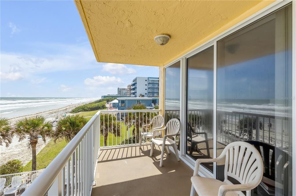 Active With Contract: $599,000 (2 beds, 2 baths, 871 Square Feet)