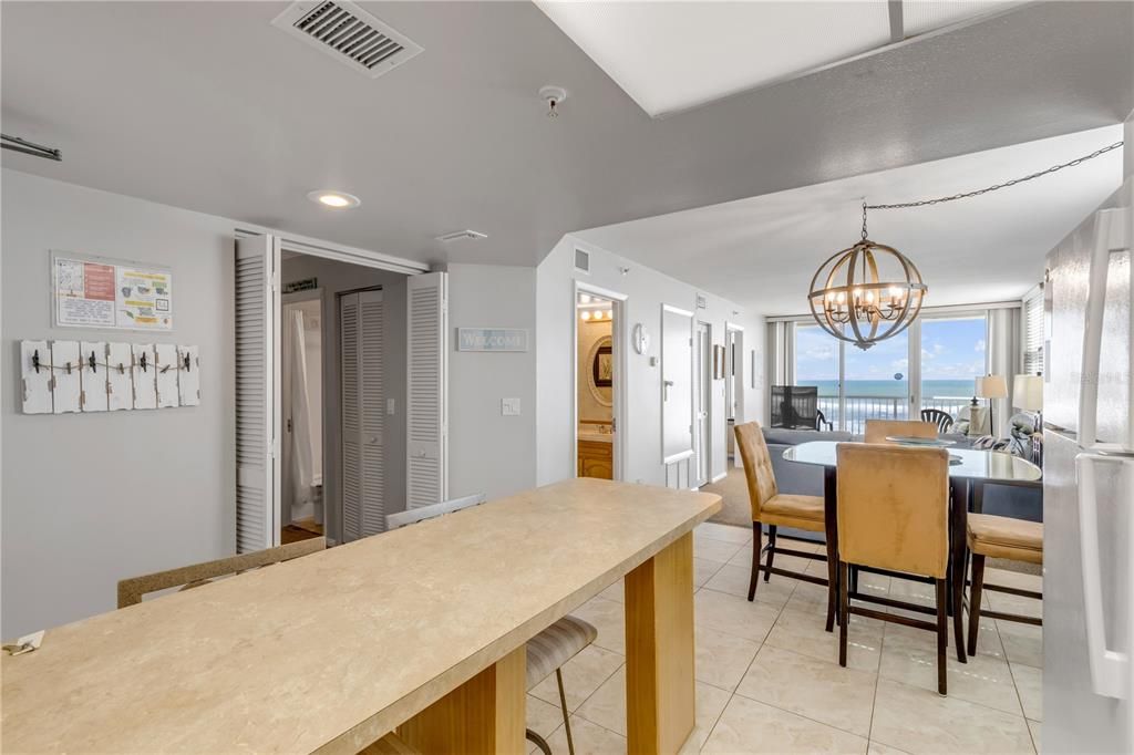 Active With Contract: $599,000 (2 beds, 2 baths, 871 Square Feet)