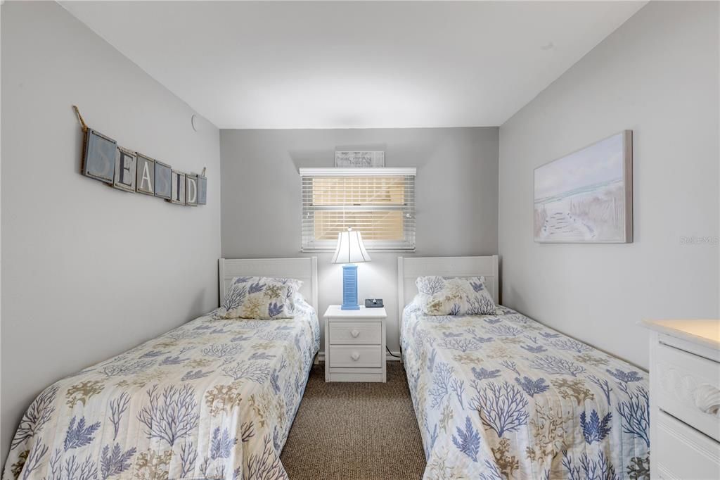 Active With Contract: $599,000 (2 beds, 2 baths, 871 Square Feet)