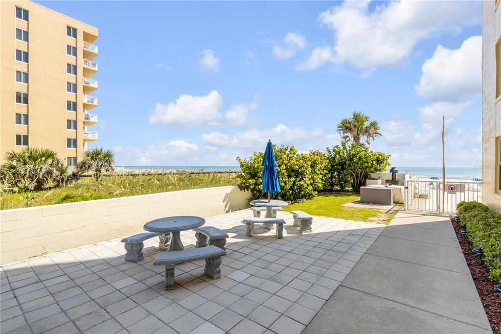 Active With Contract: $599,000 (2 beds, 2 baths, 871 Square Feet)