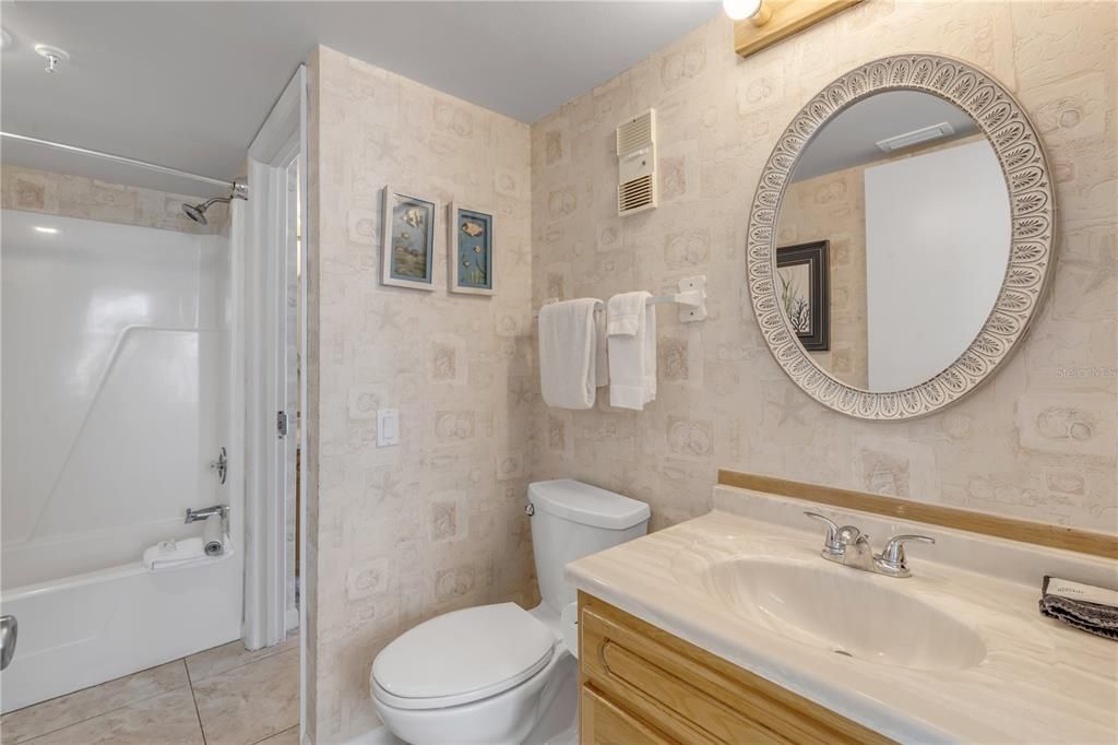 Active With Contract: $599,000 (2 beds, 2 baths, 871 Square Feet)