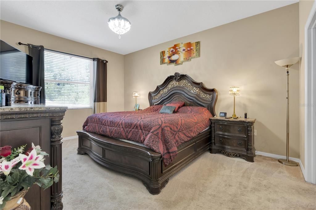 For Sale: $515,000 (5 beds, 3 baths, 2270 Square Feet)