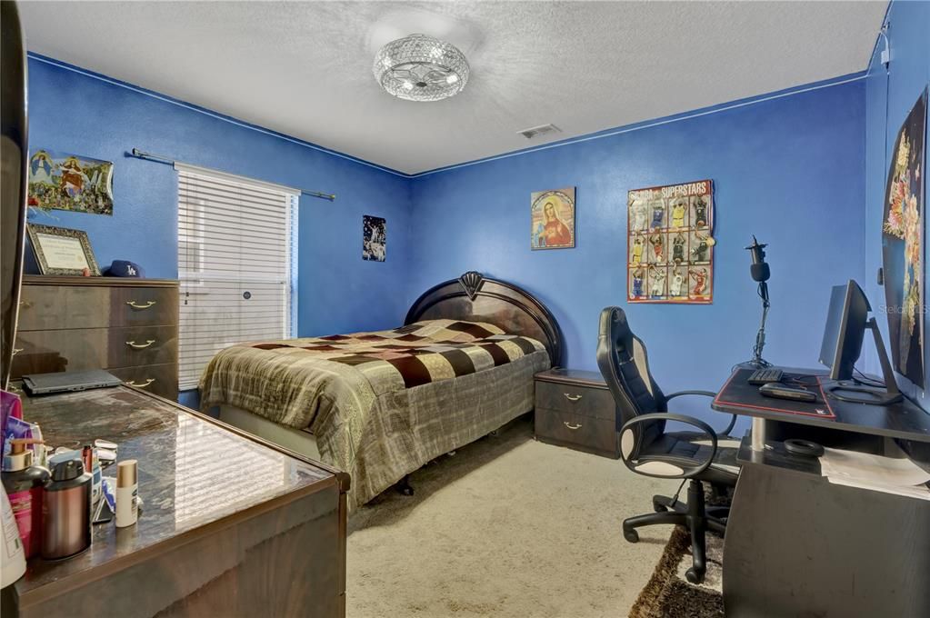 For Sale: $515,000 (5 beds, 3 baths, 2270 Square Feet)