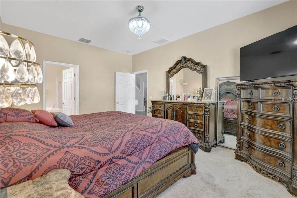 For Sale: $515,000 (5 beds, 3 baths, 2270 Square Feet)