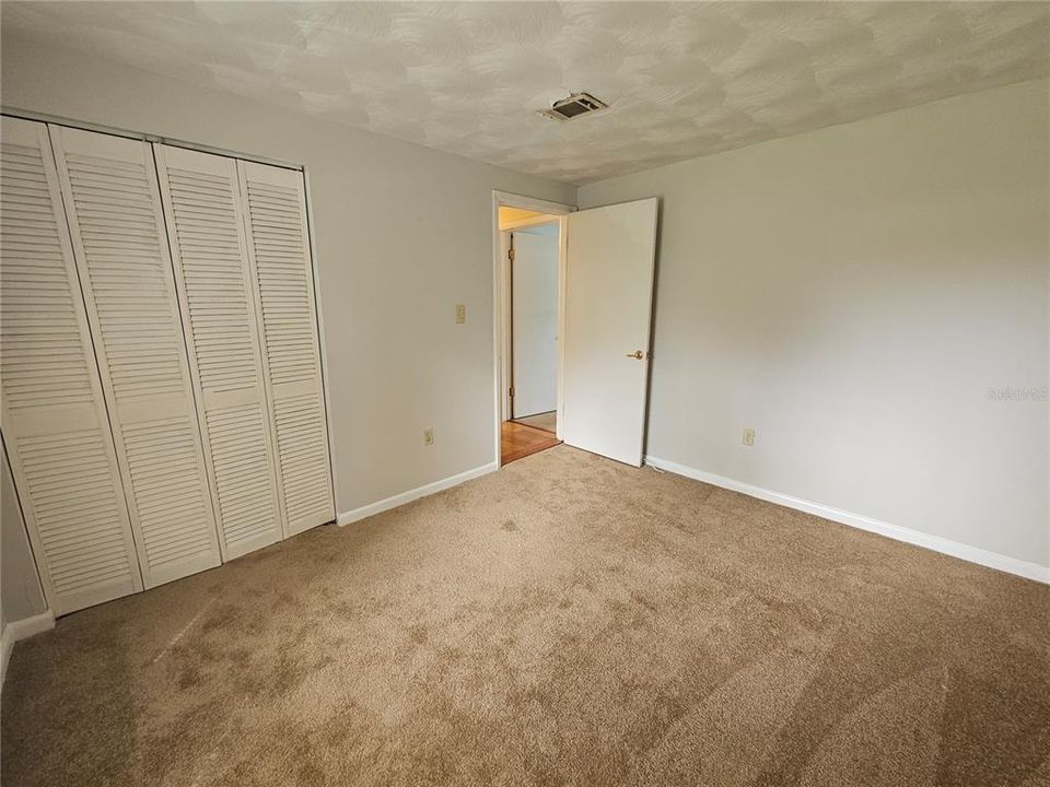 待售: $139,900 (2 贝兹, 1 浴室, 960 平方英尺)