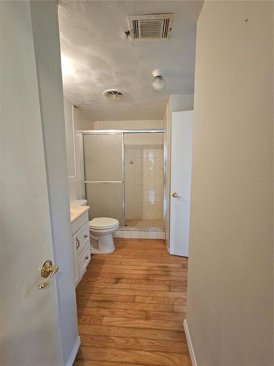 待售: $139,900 (2 贝兹, 1 浴室, 960 平方英尺)