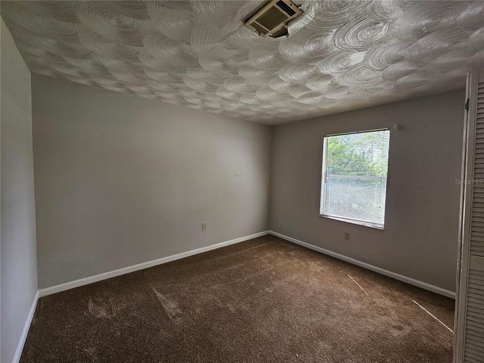 待售: $139,900 (2 贝兹, 1 浴室, 960 平方英尺)