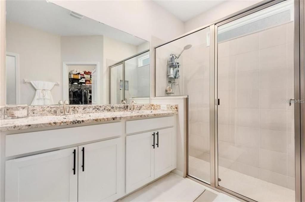 出租: $3,000 (4 贝兹, 3 浴室, 2255 平方英尺)