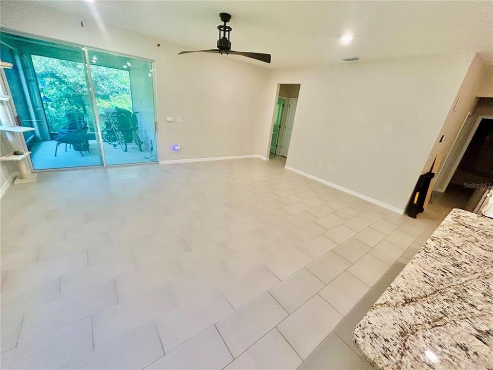 出租: $3,000 (4 贝兹, 3 浴室, 2255 平方英尺)