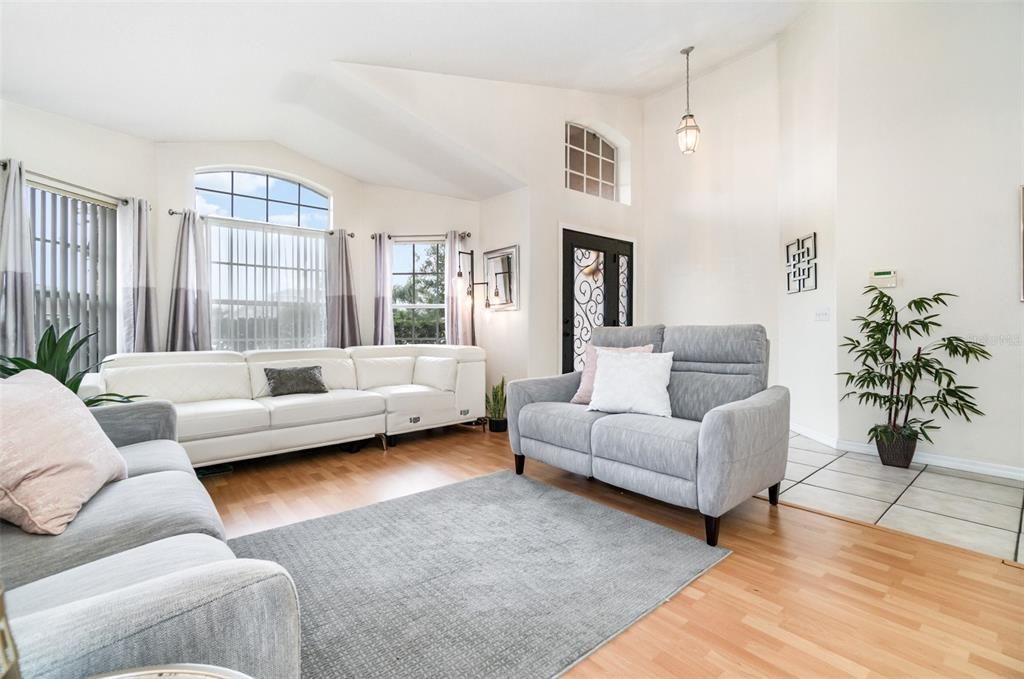 待售: $450,000 (4 贝兹, 2 浴室, 2014 平方英尺)