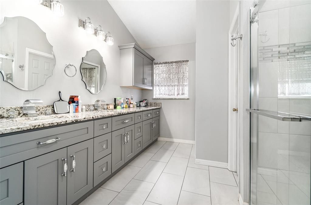 待售: $450,000 (4 贝兹, 2 浴室, 2014 平方英尺)