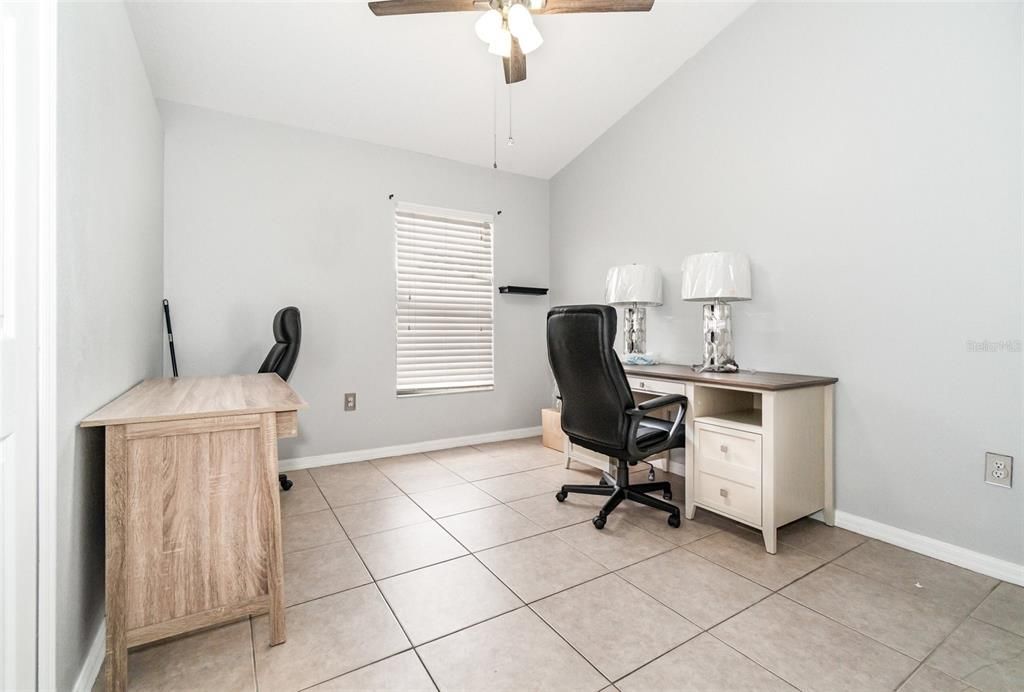 待售: $450,000 (4 贝兹, 2 浴室, 2014 平方英尺)