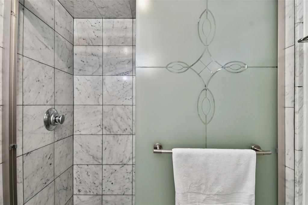 Под контрактом: $255,000 (1 спален, 1 ванн, 1005 Квадратных фут)