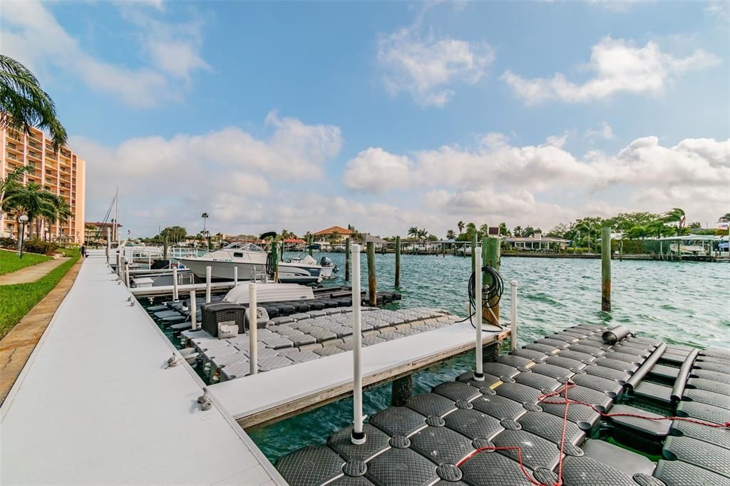 Под контрактом: $255,000 (1 спален, 1 ванн, 1005 Квадратных фут)