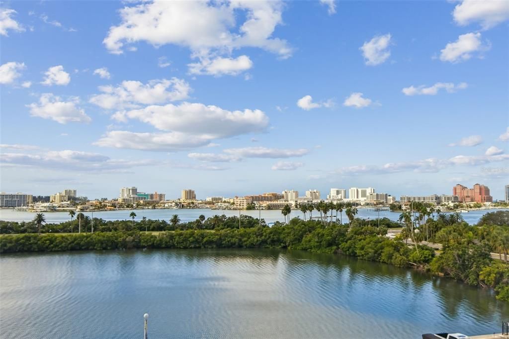 Под контрактом: $255,000 (1 спален, 1 ванн, 1005 Квадратных фут)