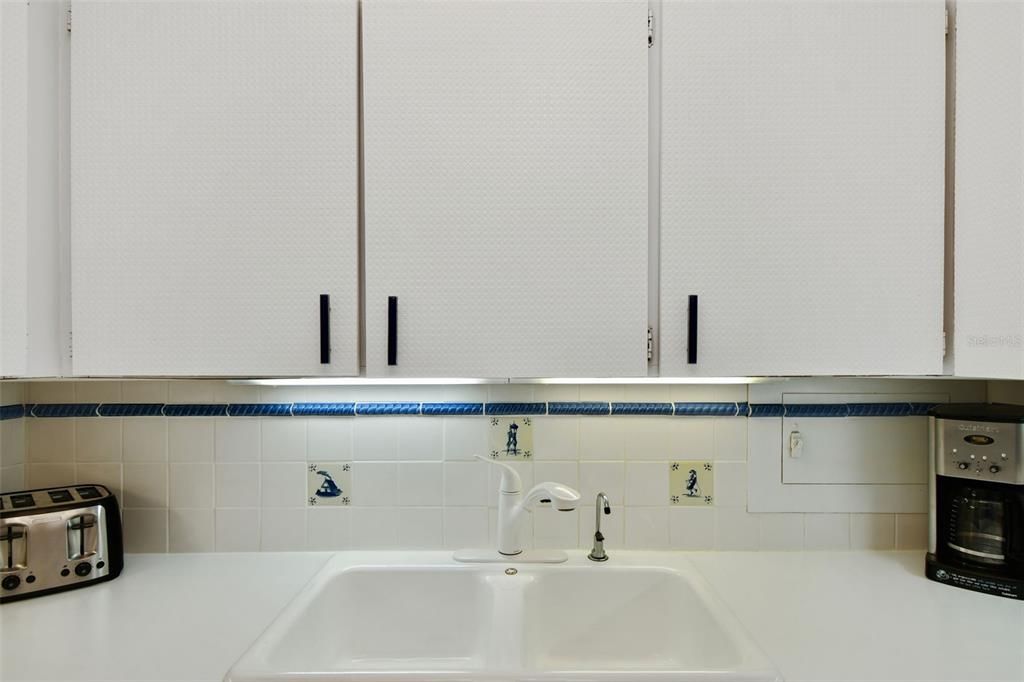 Под контрактом: $255,000 (1 спален, 1 ванн, 1005 Квадратных фут)