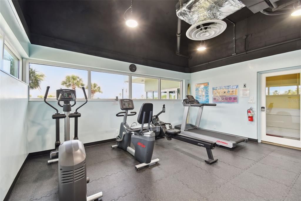 Под контрактом: $255,000 (1 спален, 1 ванн, 1005 Квадратных фут)