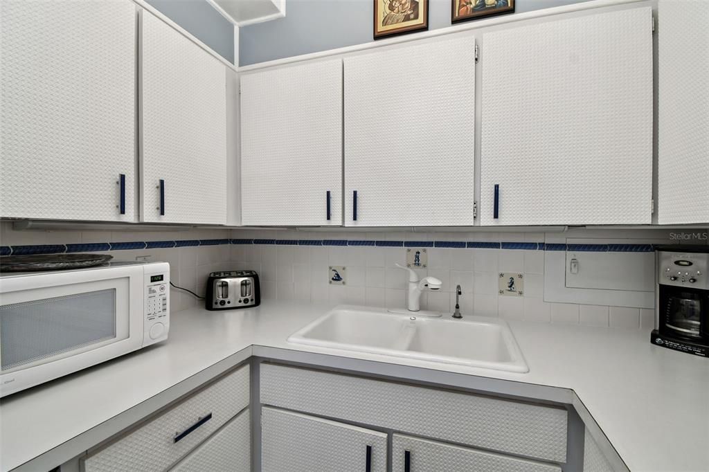 Под контрактом: $255,000 (1 спален, 1 ванн, 1005 Квадратных фут)