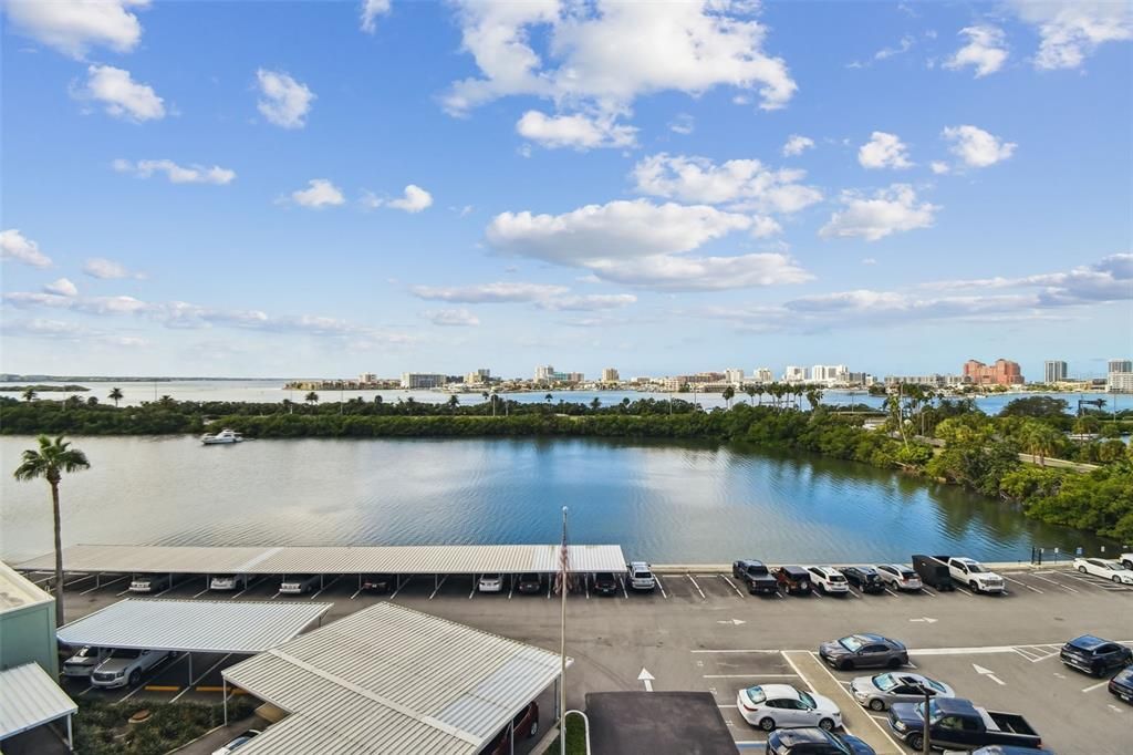 Под контрактом: $255,000 (1 спален, 1 ванн, 1005 Квадратных фут)