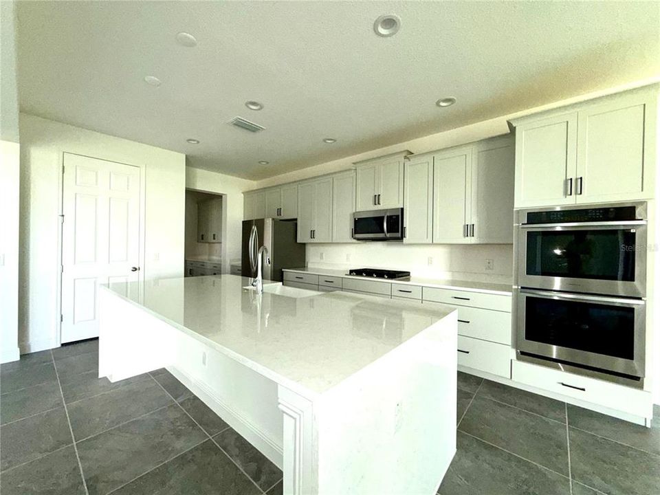 For Sale: $859,000 (5 beds, 3 baths, 3888 Square Feet)