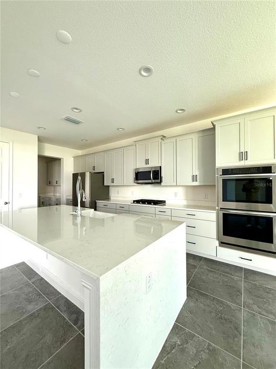 For Sale: $859,000 (5 beds, 3 baths, 3888 Square Feet)