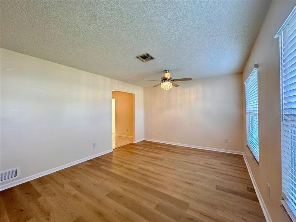 En Renta: $2,350 (3 camas, 2 baños, 1334 Pies cuadrados)