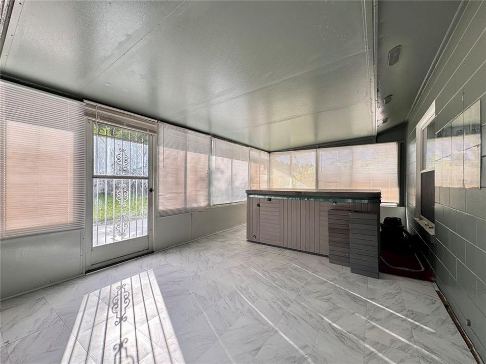 En Renta: $2,350 (3 camas, 2 baños, 1334 Pies cuadrados)