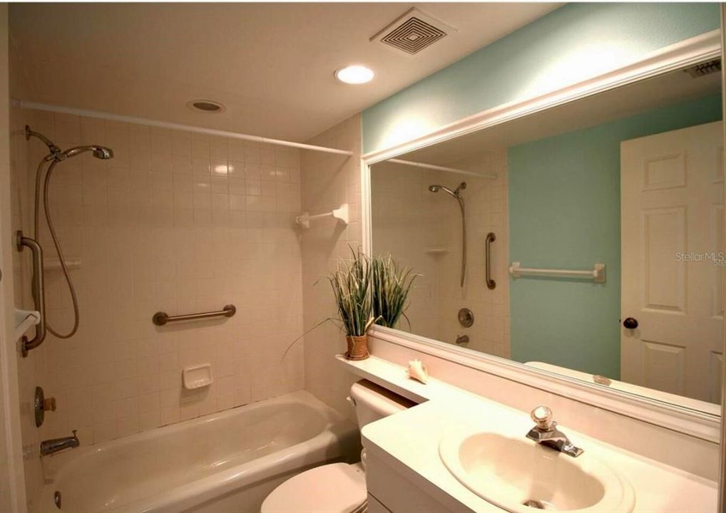 В аренду: $2,950 (3 спален, 2 ванн, 1575 Квадратных фут)