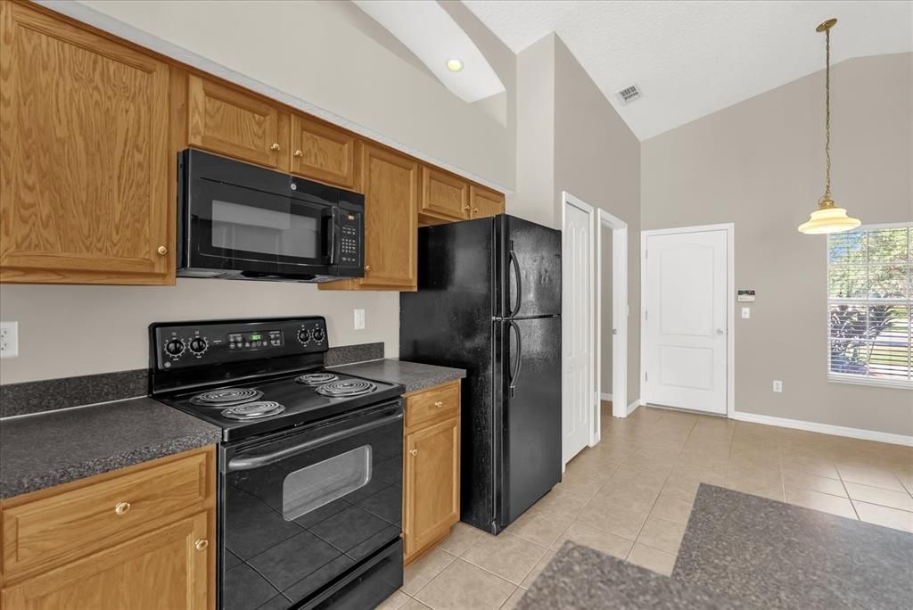 Active With Contract: $399,999 (3 beds, 2 baths, 1627 Square Feet)