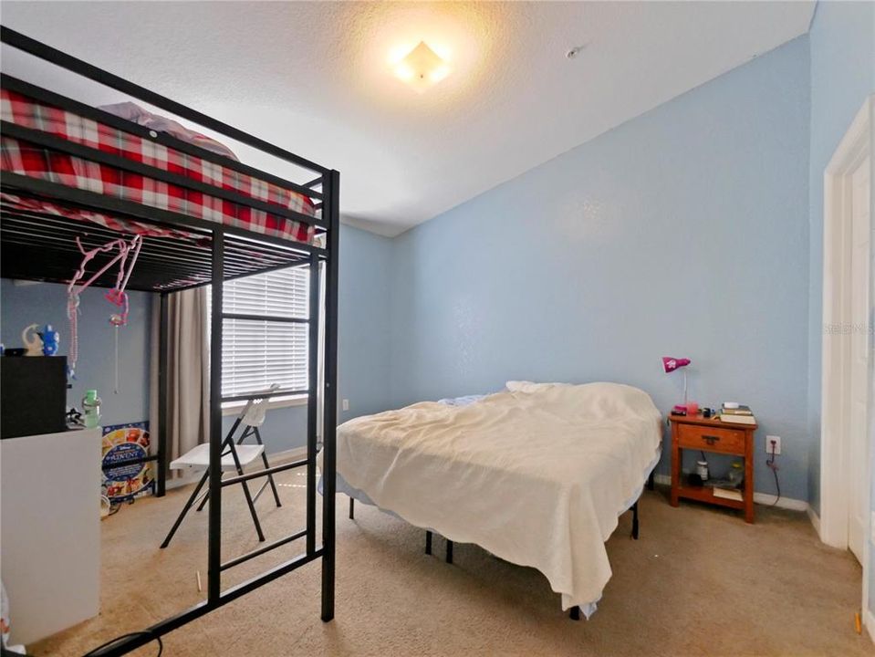 For Sale: $199,999 (2 beds, 2 baths, 1170 Square Feet)