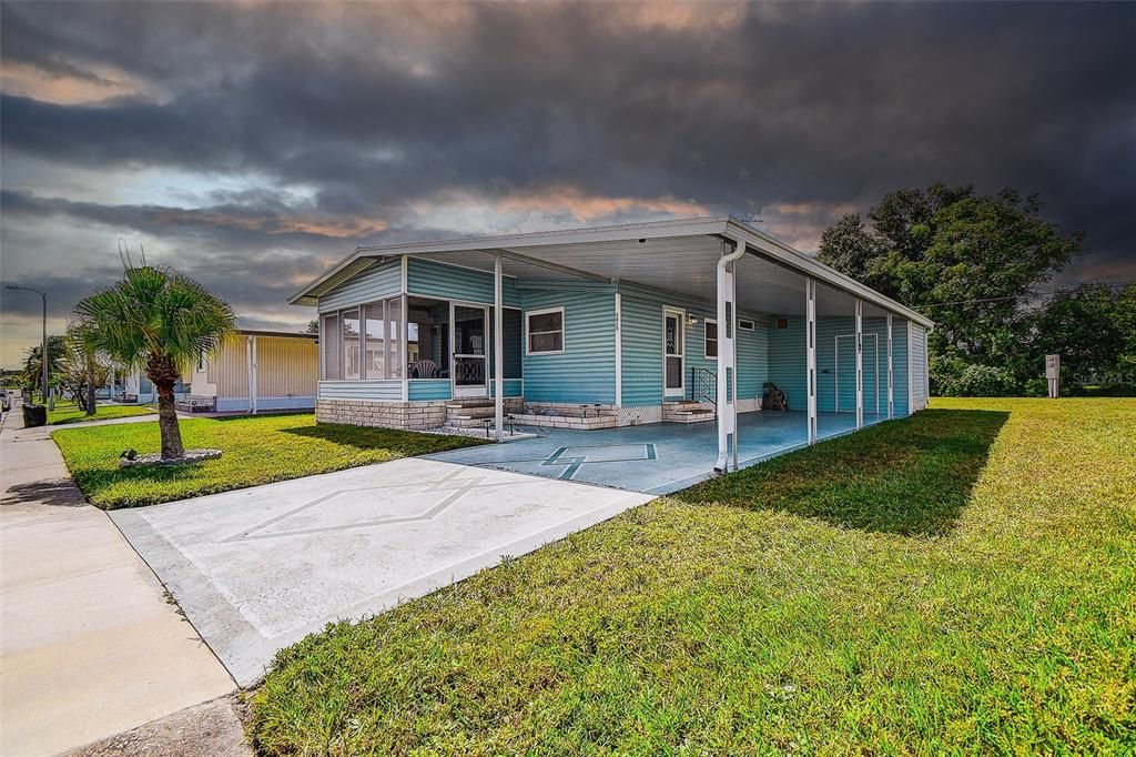 合同活跃: $109,000 (2 贝兹, 1 浴室, 768 平方英尺)