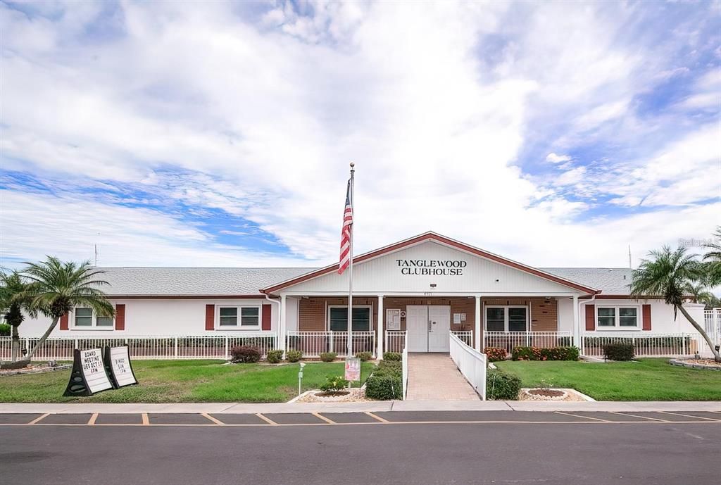 合同活跃: $109,000 (2 贝兹, 1 浴室, 768 平方英尺)