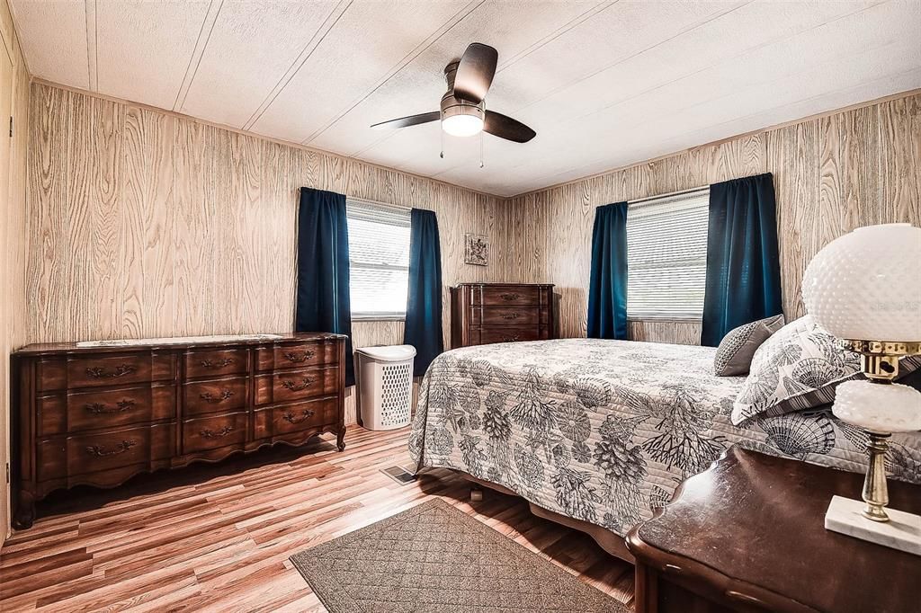 合同活跃: $109,000 (2 贝兹, 1 浴室, 768 平方英尺)