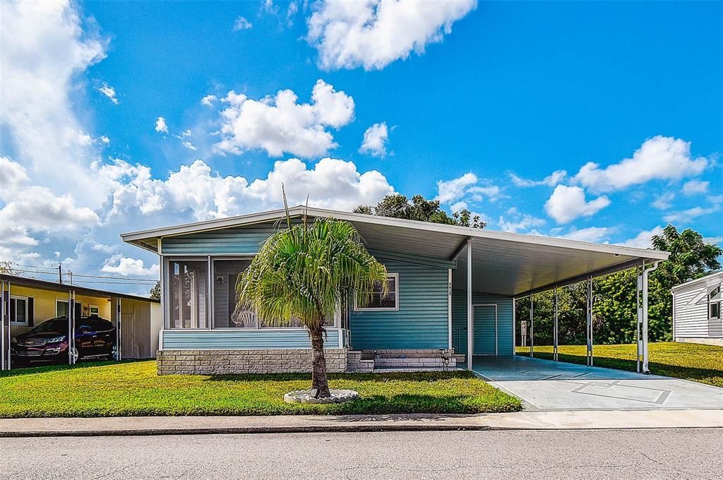 合同活跃: $109,000 (2 贝兹, 1 浴室, 768 平方英尺)