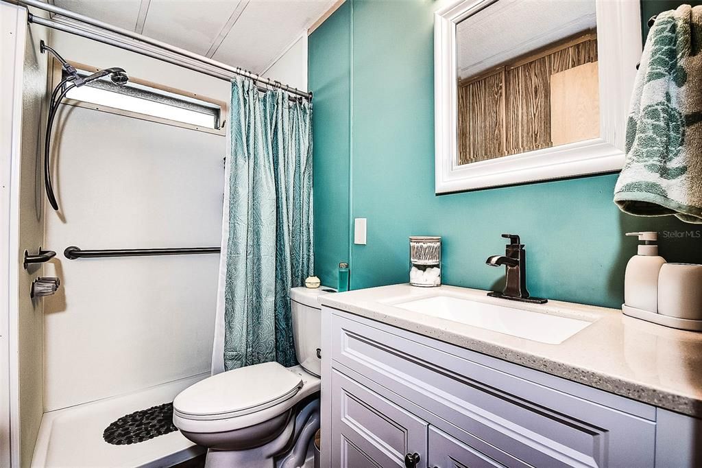 合同活跃: $109,000 (2 贝兹, 1 浴室, 768 平方英尺)