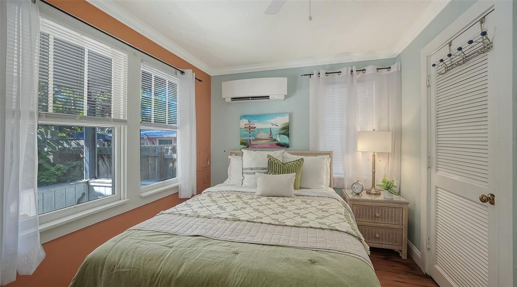 待售: $899,000 (5 贝兹, 3 浴室, 1589 平方英尺)