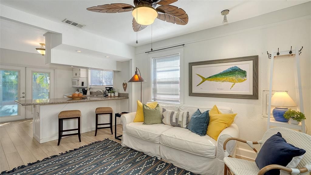 待售: $899,000 (5 贝兹, 3 浴室, 1589 平方英尺)